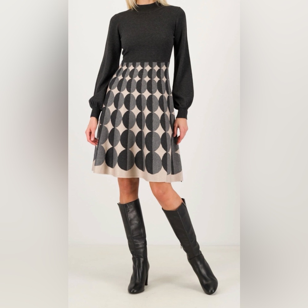 Nina Leonard‎ Gray dress